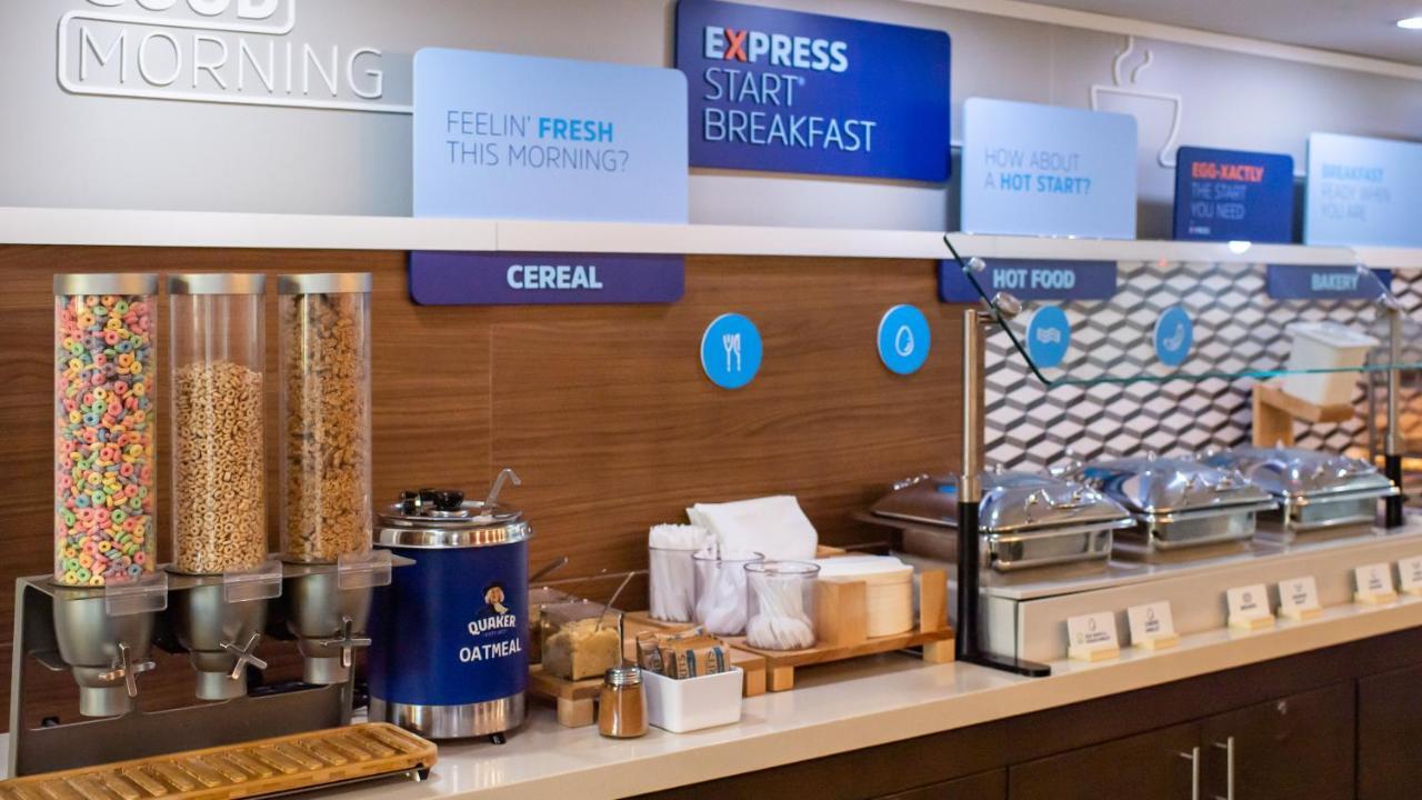 Holiday Inn Express Hickory - Hickory Mart By Ihg Εξωτερικό φωτογραφία