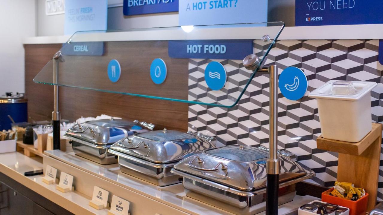 Holiday Inn Express Hickory - Hickory Mart By Ihg Εξωτερικό φωτογραφία