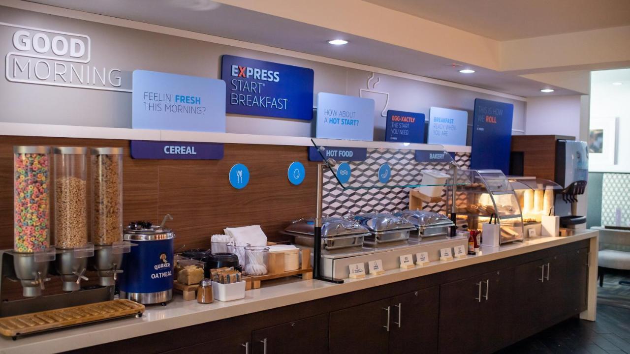 Holiday Inn Express Hickory - Hickory Mart By Ihg Εξωτερικό φωτογραφία