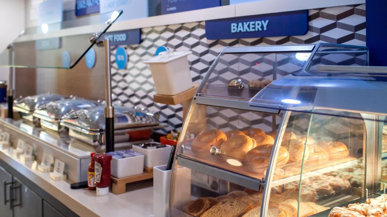 Holiday Inn Express Hickory - Hickory Mart By Ihg Εξωτερικό φωτογραφία