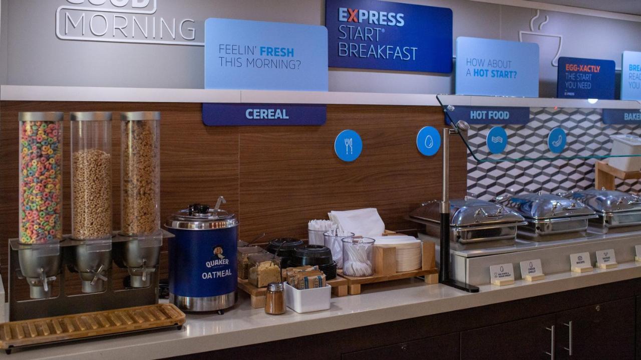 Holiday Inn Express Hickory - Hickory Mart By Ihg Εξωτερικό φωτογραφία
